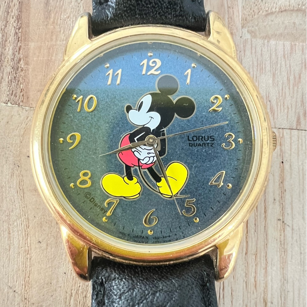 Vintage 90s Lorus Disney Mickey Mouse gold tone black leather watch NEW BATTERY